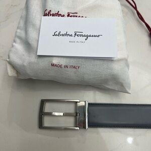 Men’s Salvatore Ferragamo belt.